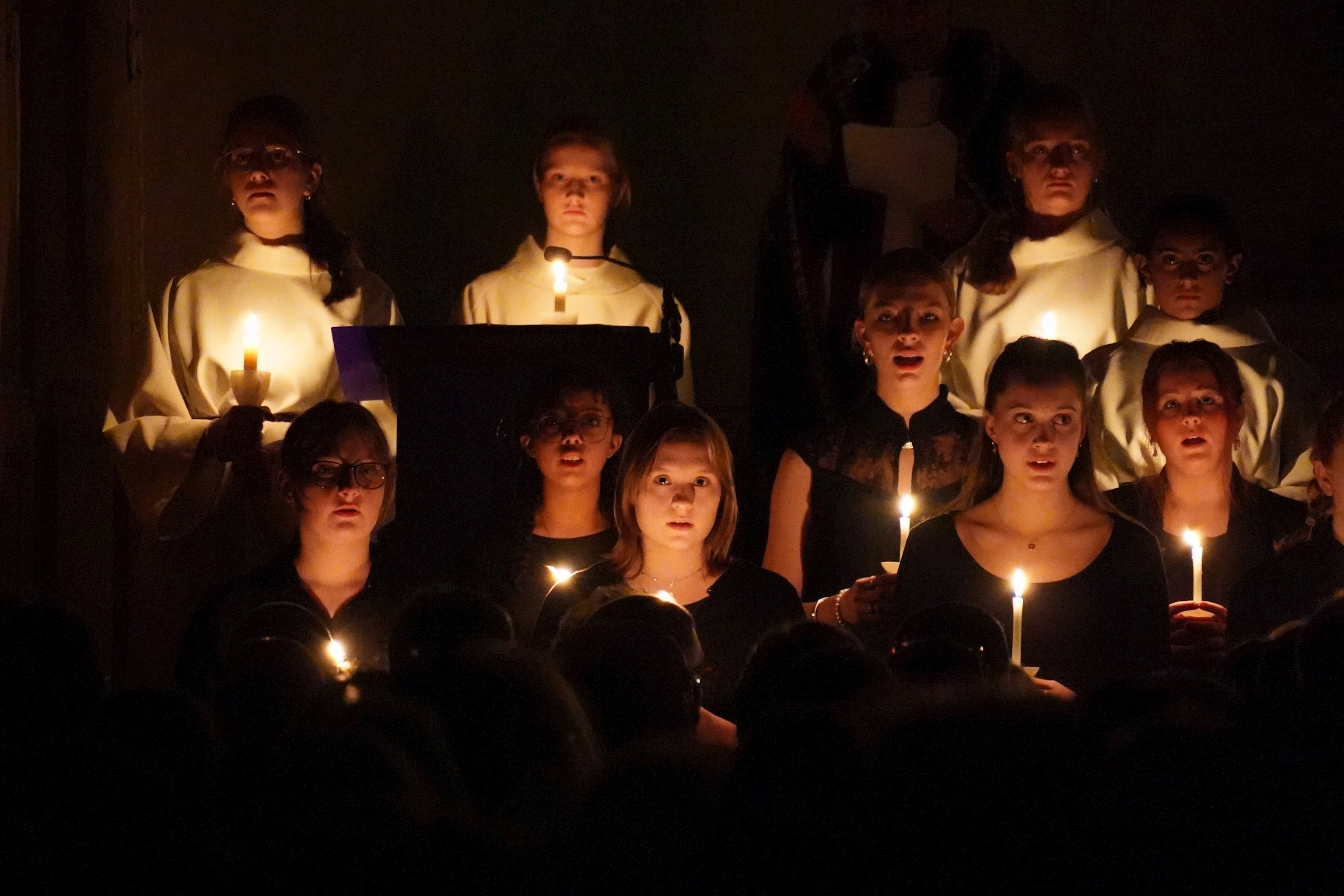 Advent Carol Service Brings Warmth and Joy